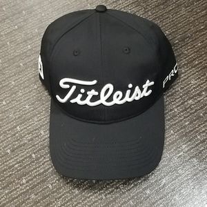 ▪︎NWT▪︎ Titleist Pro V1 Footjoy Hat
